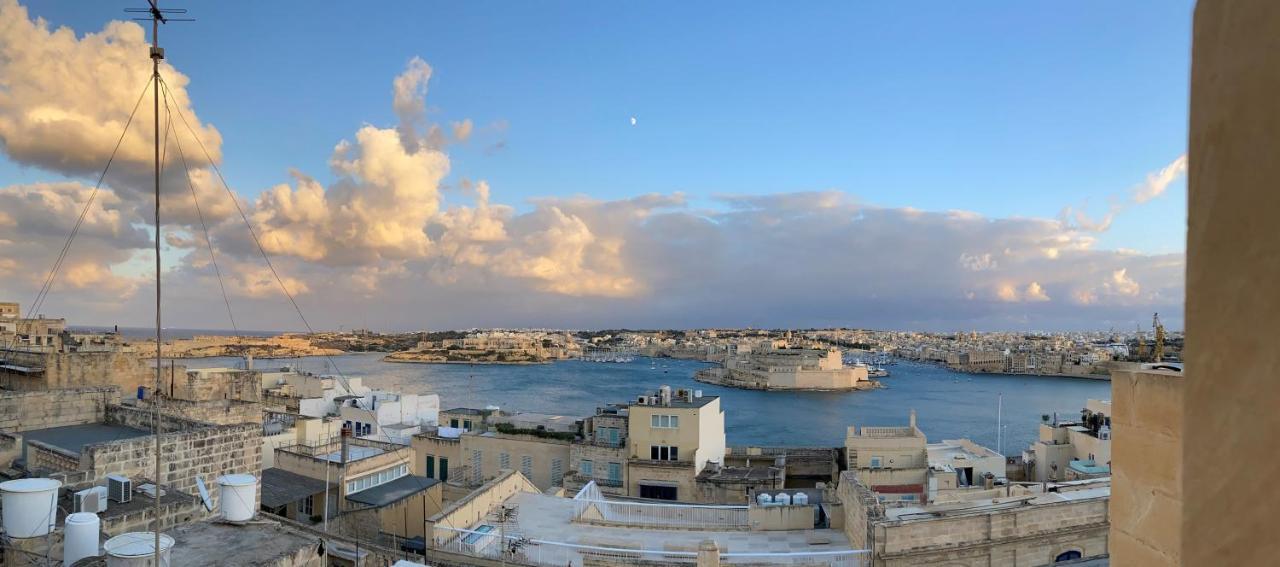 Valletta Luxe 3-Bedroom Duplex Penthouse With Sea View Terrace And Jacuzzi Cameră foto
